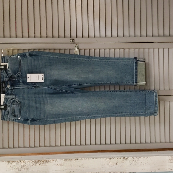 Judy Blue Midrise Capri Cuffed Jeans - Picture 2 of 5